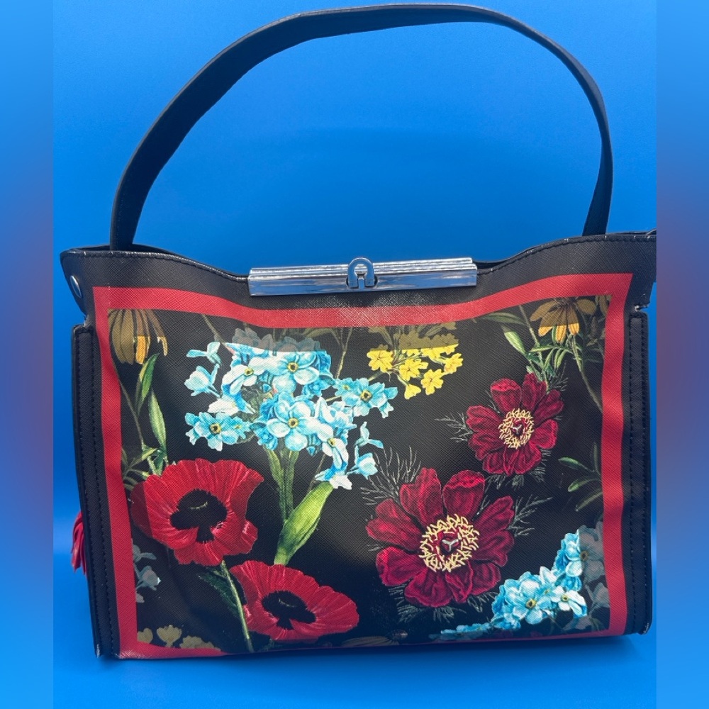 Nanette Lepore Floral Kiss Lock Handbag – Thrifted & Beautiful❤️❤️❤️ - Picture 7 of 17